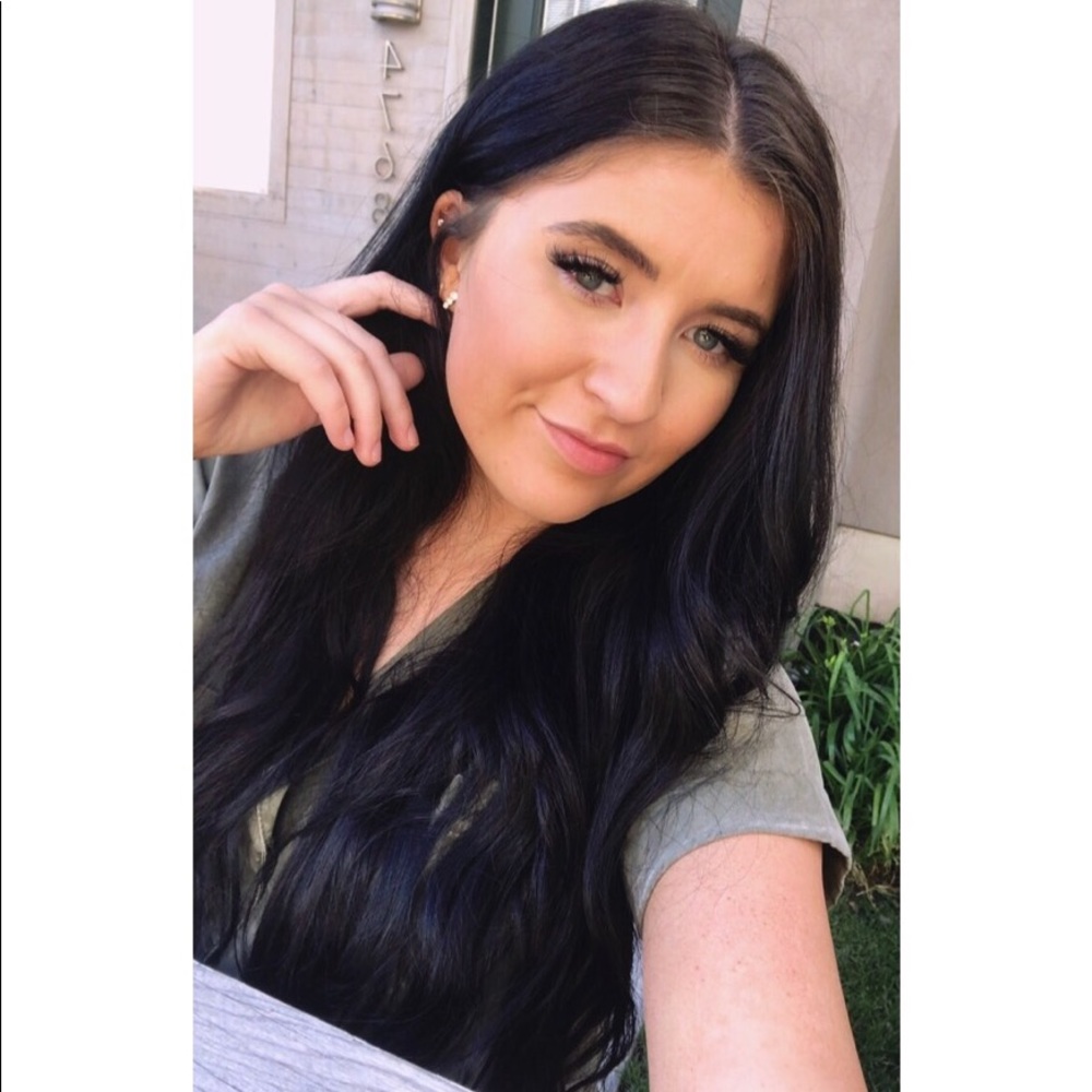 Meet your Posher, Aysia